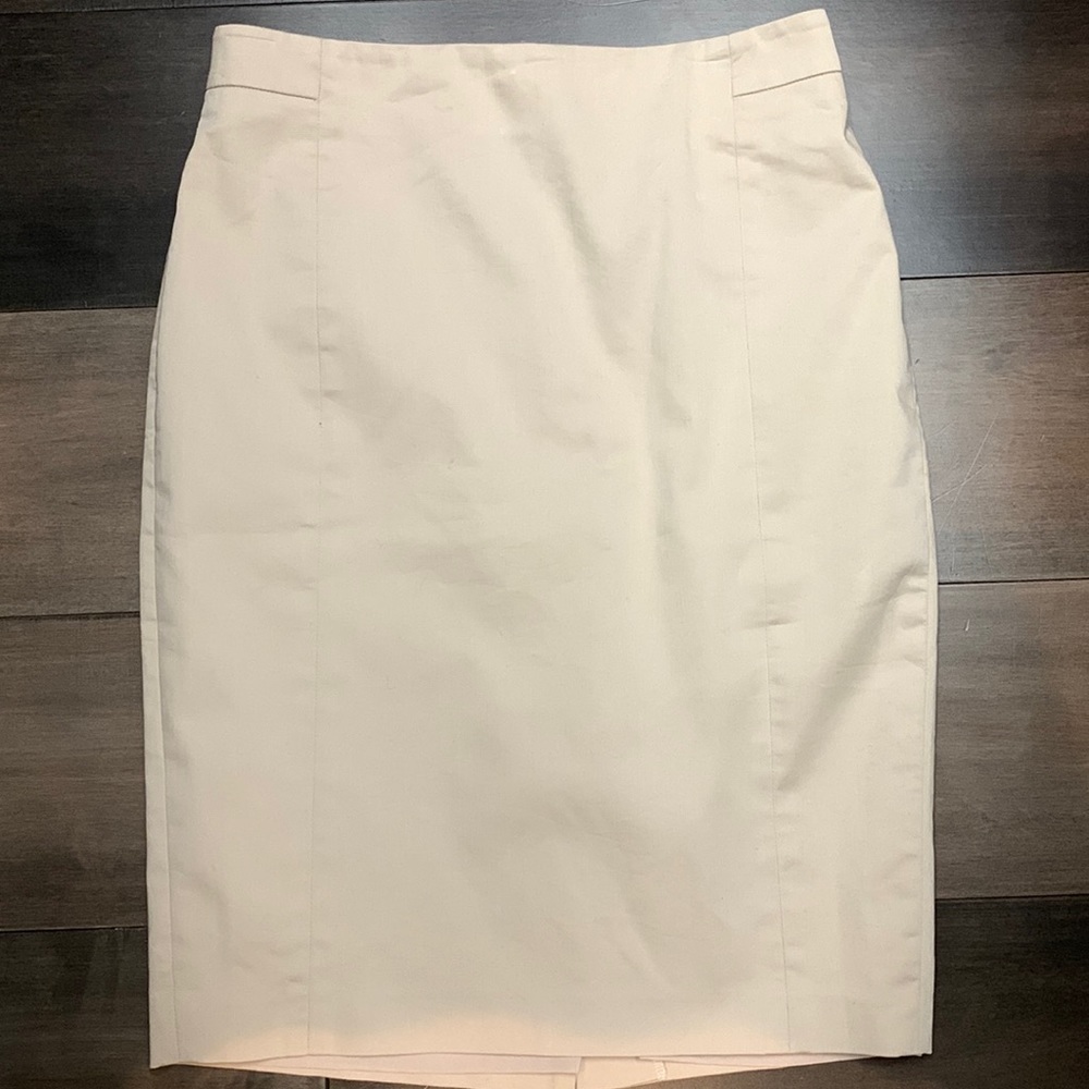 Like NEW! Ann Taylor Pencil Skirt